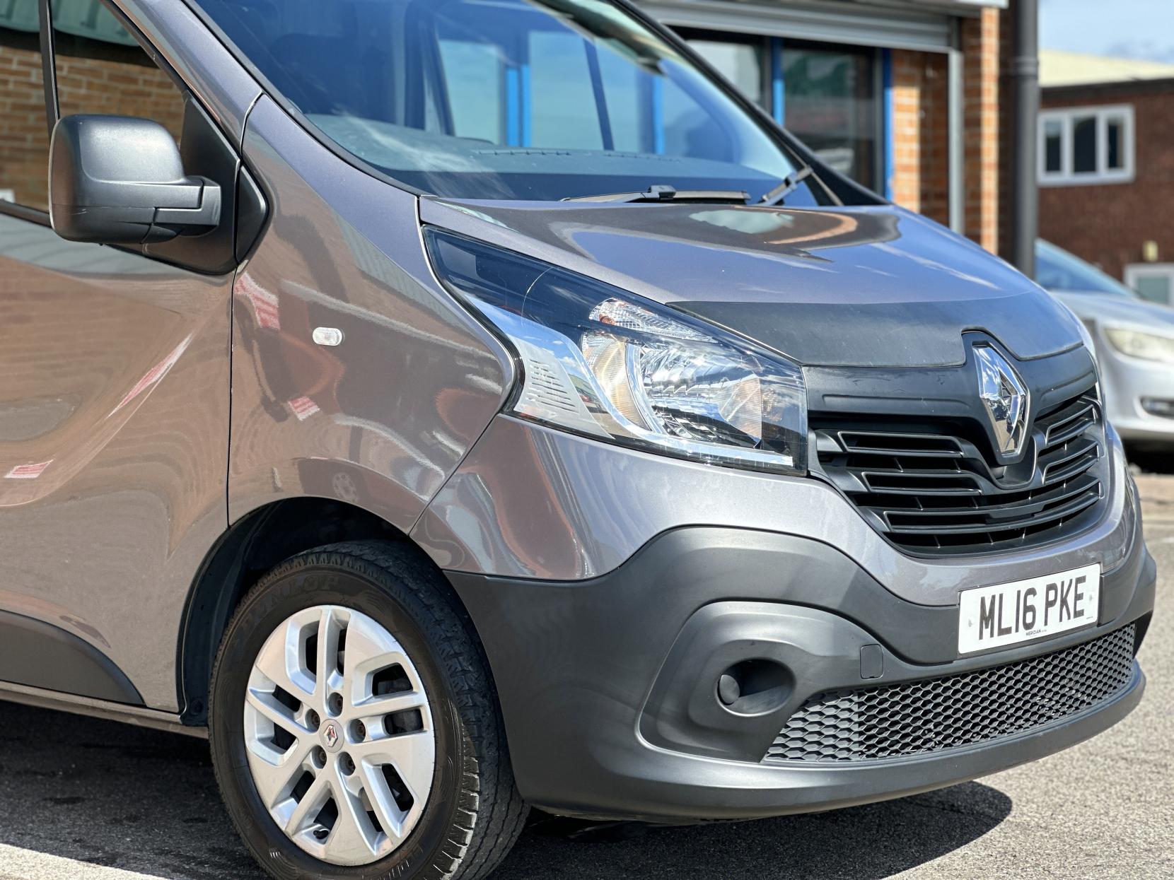Renault Trafic 1.6 dCi 29 Business Panel Van 5dr Diesel Manual LWB Standard Roof Euro 5 (115 ps)