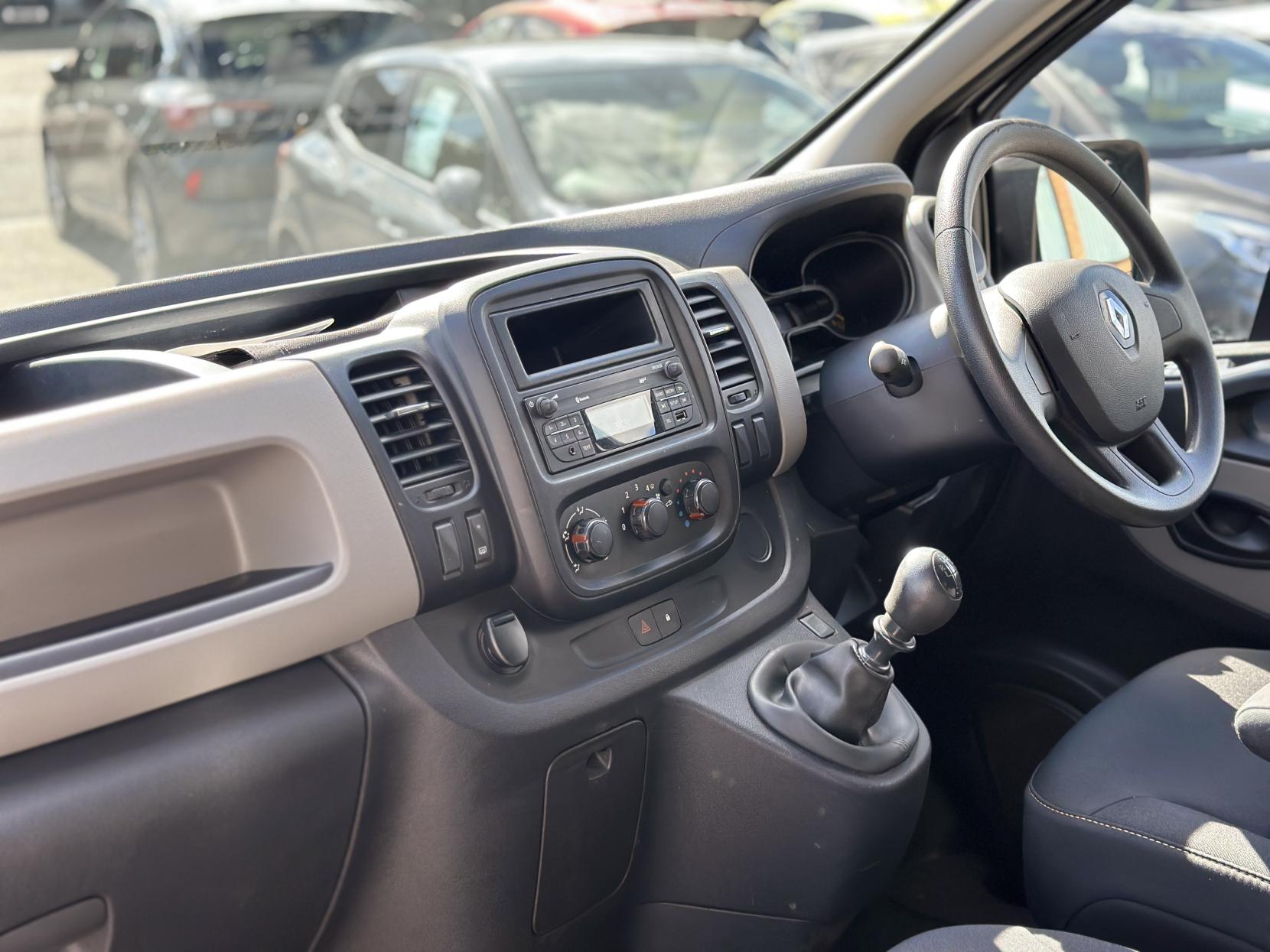 Renault Trafic 1.6 dCi 29 Business Panel Van 5dr Diesel Manual LWB Standard Roof Euro 5 (115 ps)