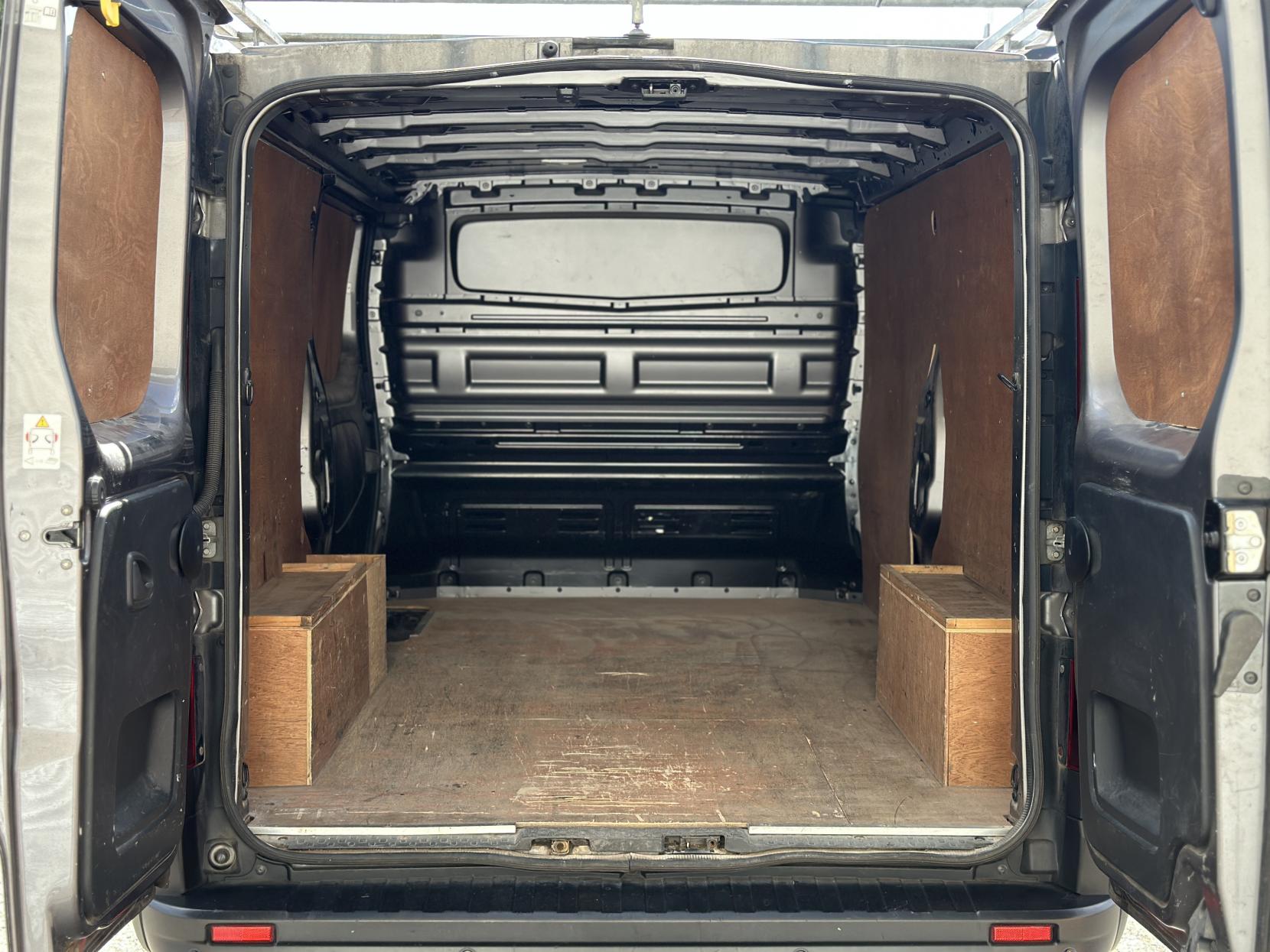 Renault Trafic 1.6 dCi 29 Business Panel Van 5dr Diesel Manual LWB Standard Roof Euro 5 (115 ps)