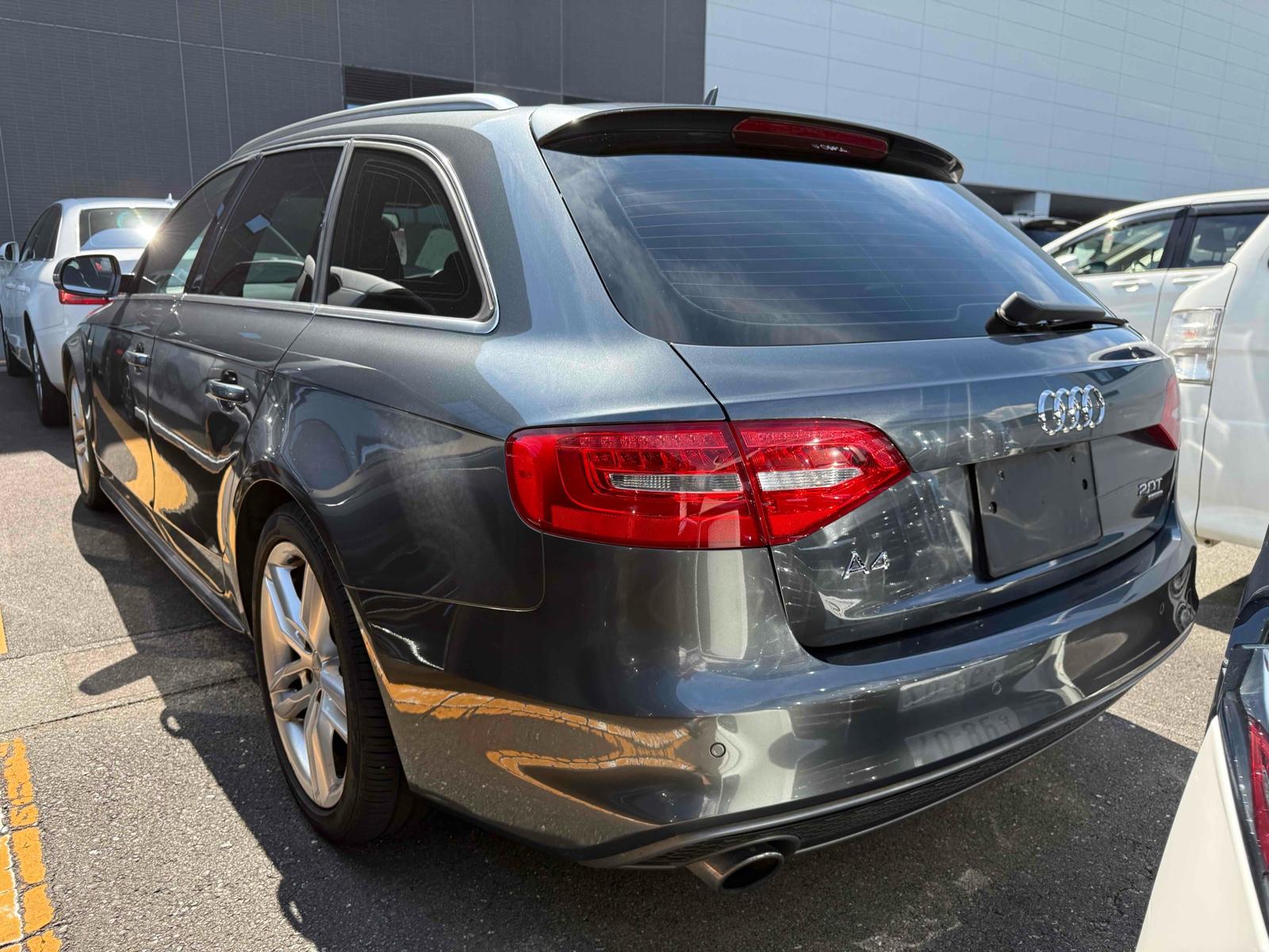Audi A4 Avant 2.0 TFSI S line Estate 5dr Petrol S Tronic quattro Euro 5 (s/s) (211 ps)