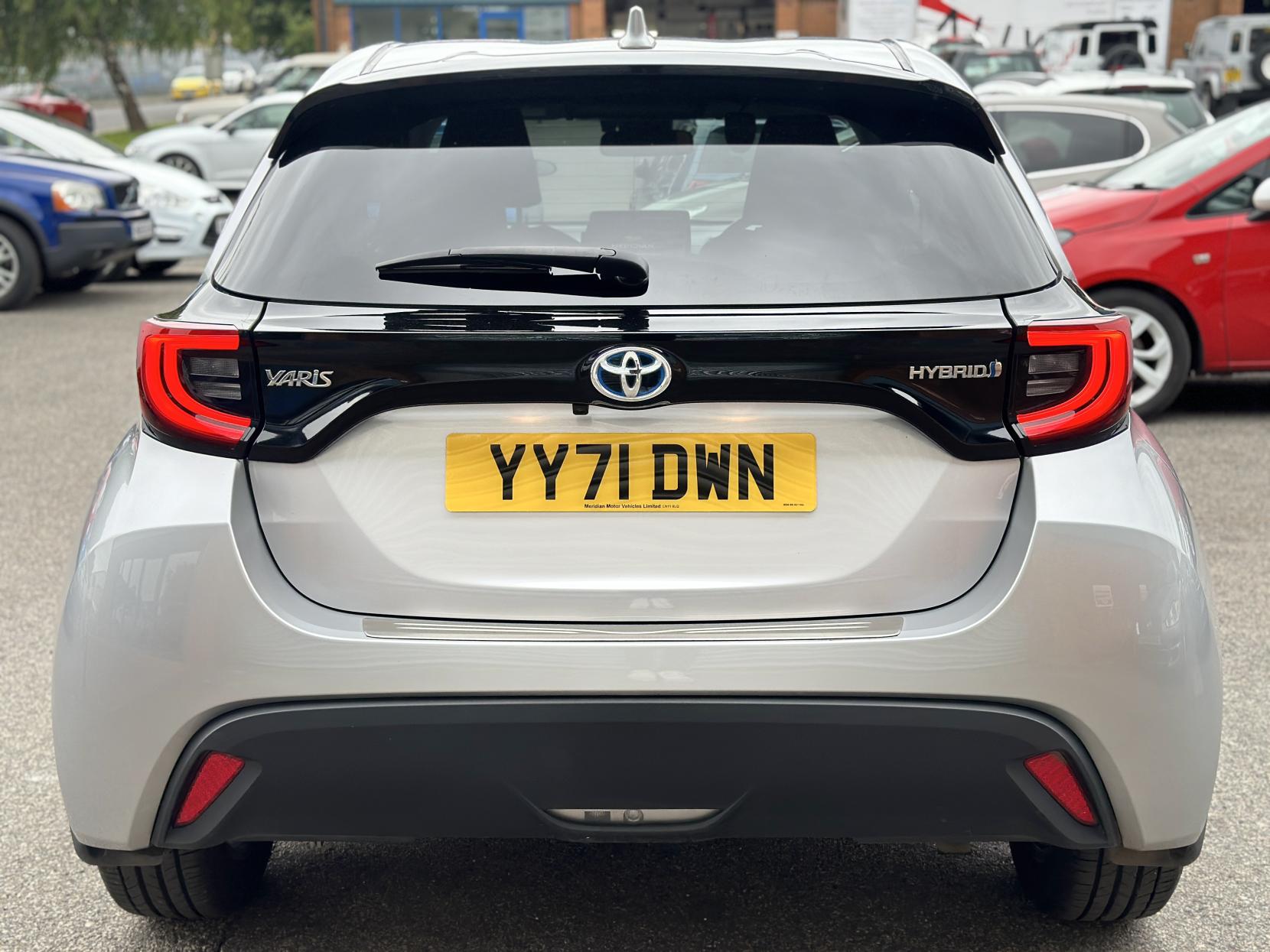 Toyota Yaris 1.5 VVT-h Design Hatchback 5dr Petrol Hybrid E-CVT Euro 6 (s/s) (116 ps)