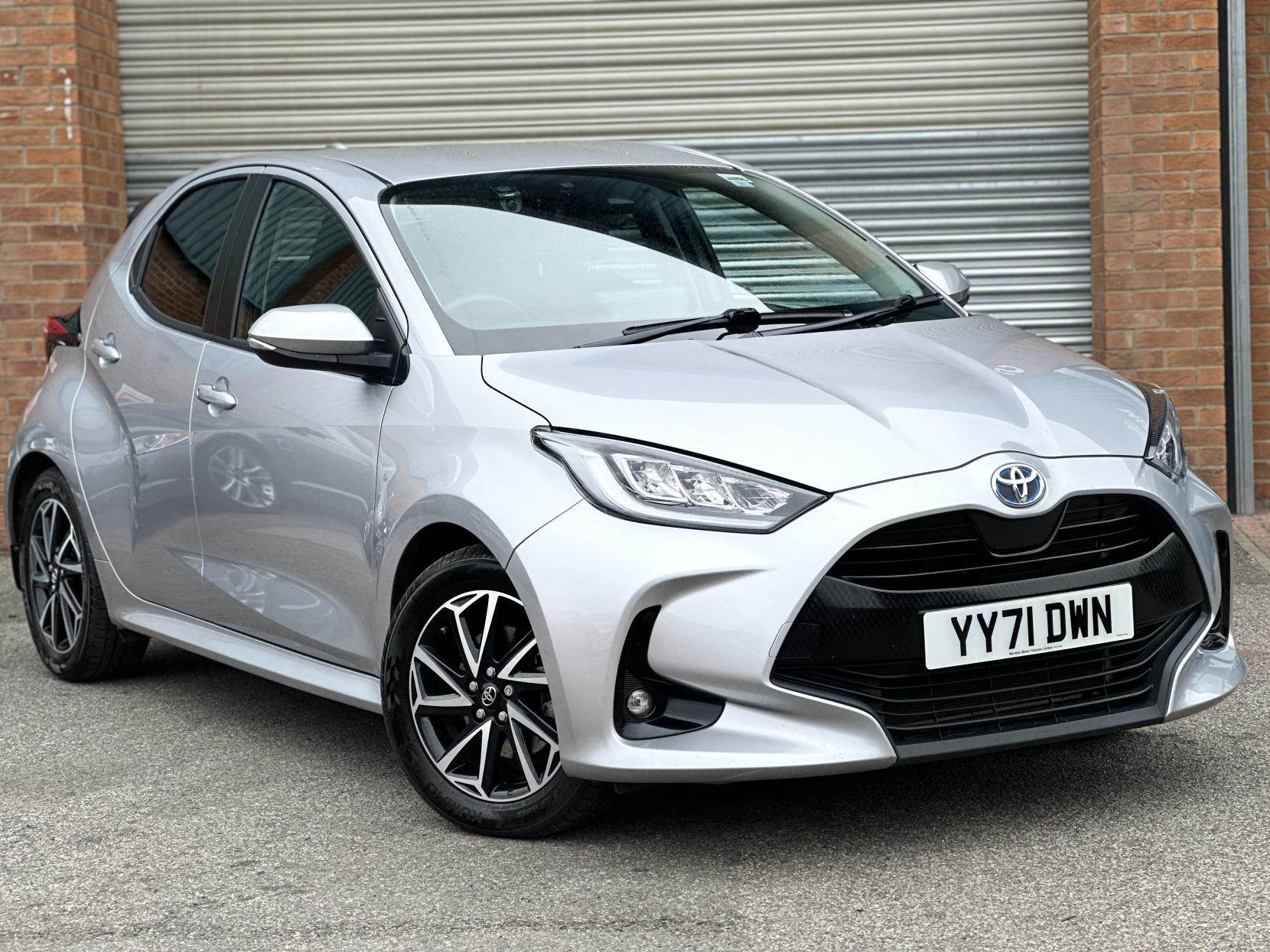 Toyota Yaris 1.5 VVT-h Design Hatchback 5dr Petrol Hybrid E-CVT Euro 6 (s/s) (116 ps)