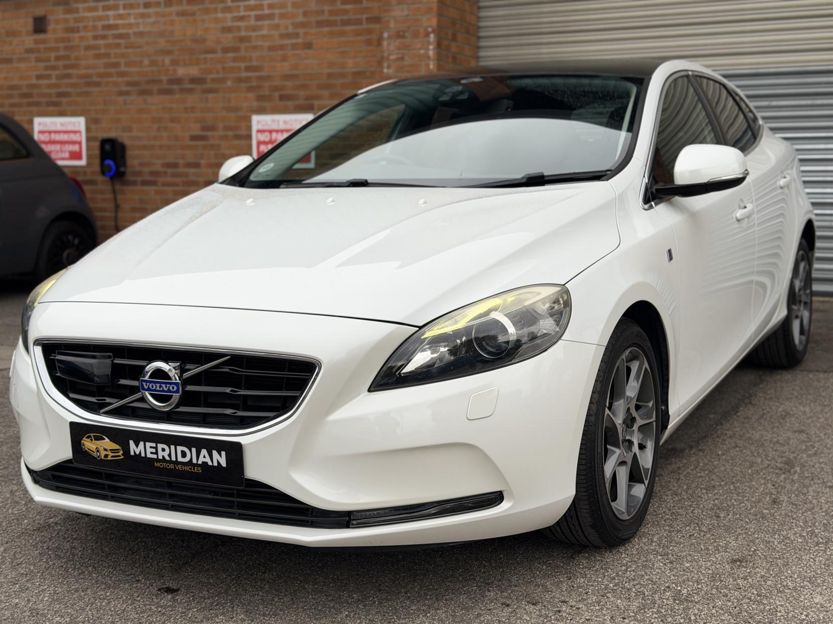 Volvo V40 1.6 T4 SE LUX NAV OCEAN RACE EDITON