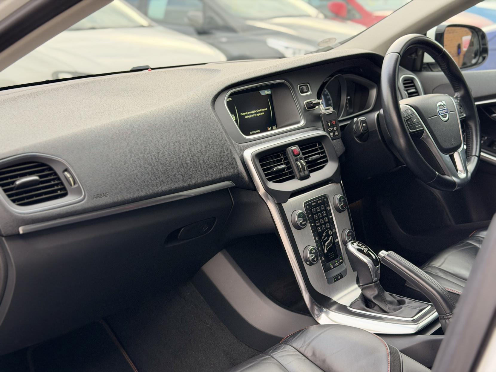 Volvo V40 1.6 T4 SE LUX NAV OCEAN RACE EDITON