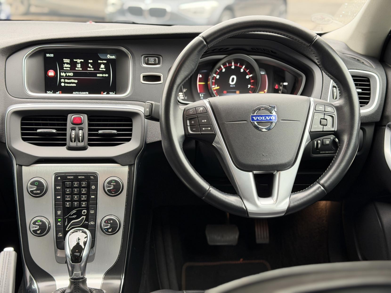 Volvo V40 1.6 T4 SE LUX NAV OCEAN RACE EDITON