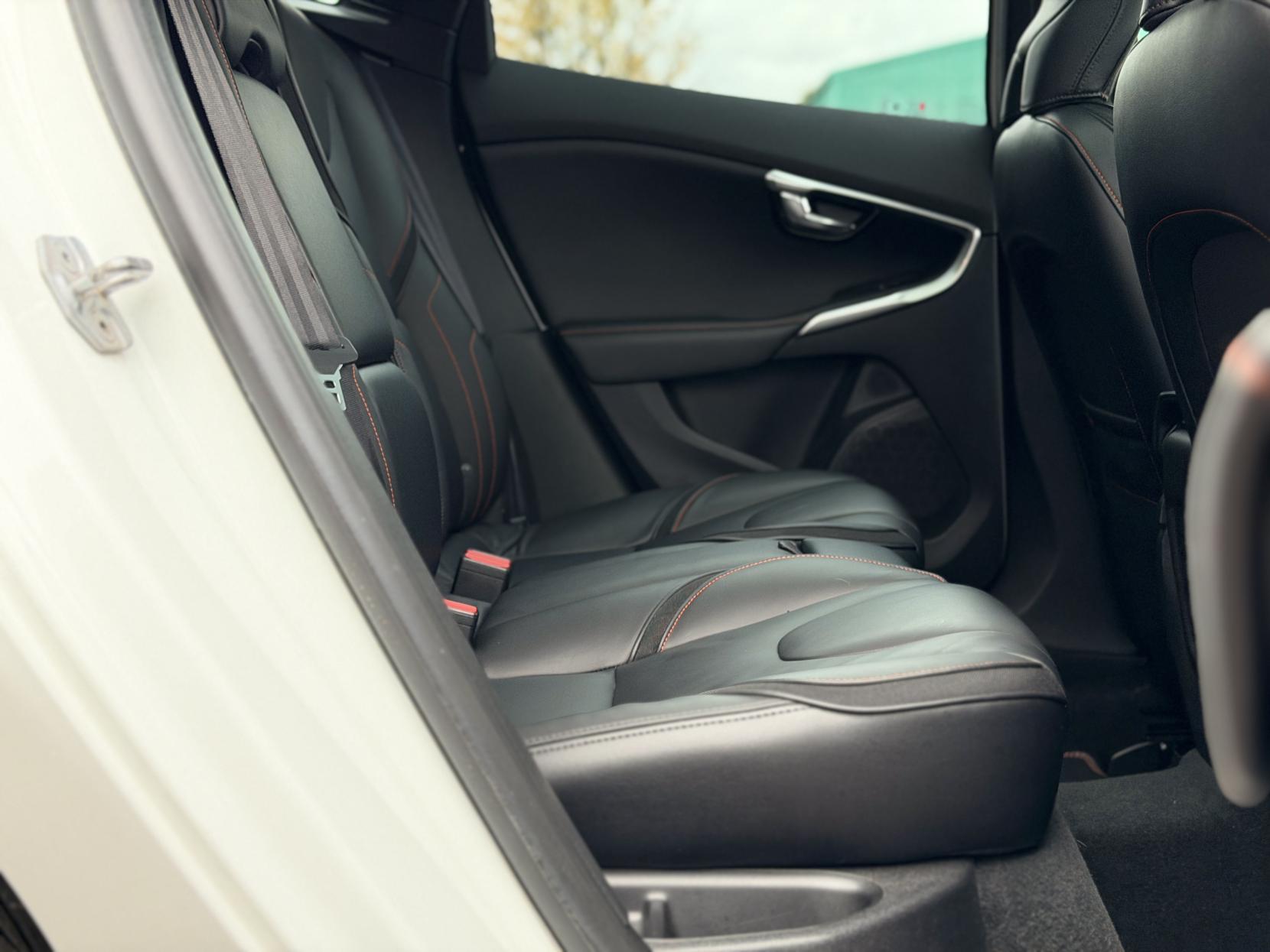 Volvo V40 1.6 T4 SE LUX NAV OCEAN RACE EDITON