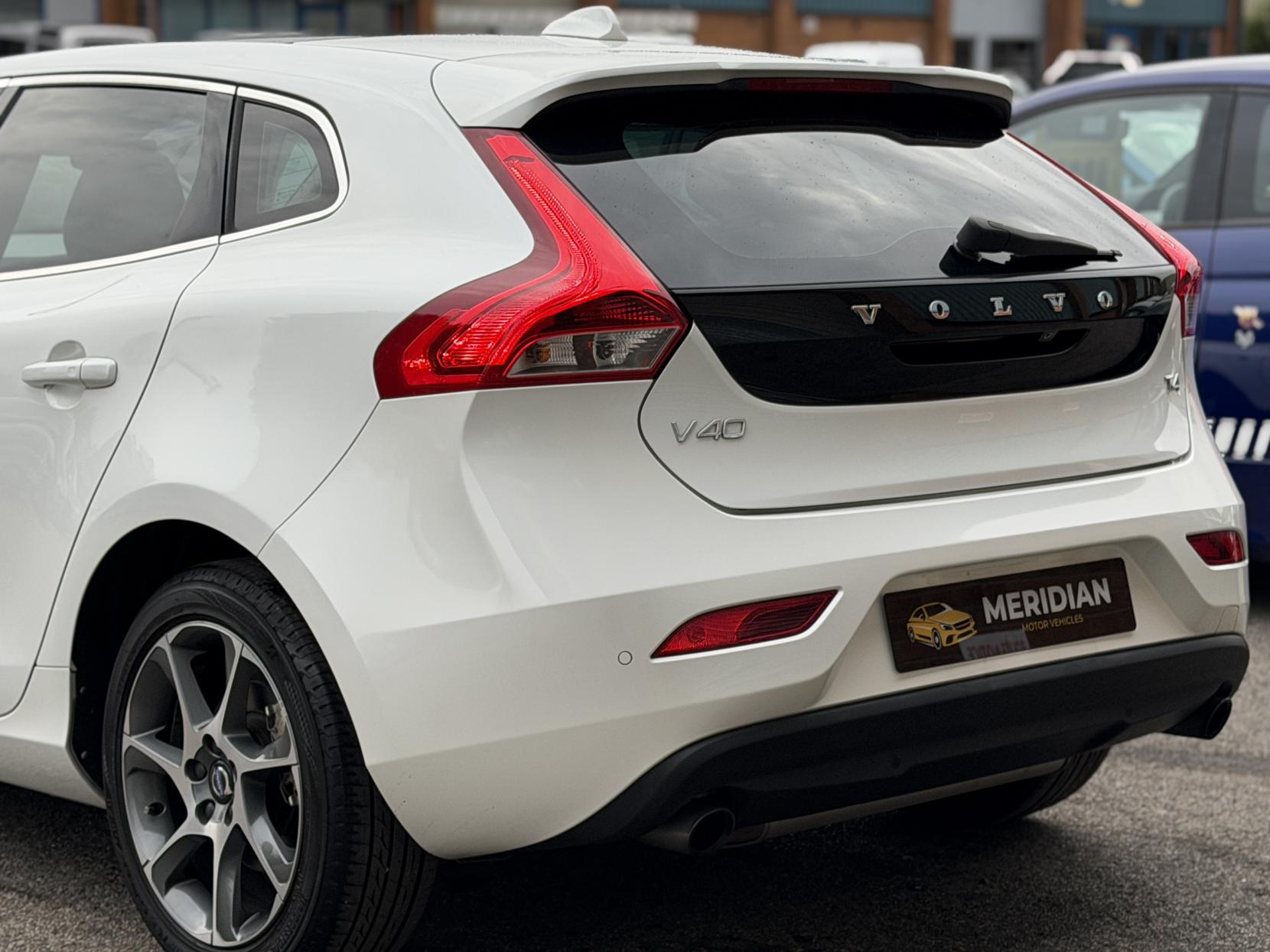 Volvo V40 1.6 T4 SE LUX NAV OCEAN RACE EDITON