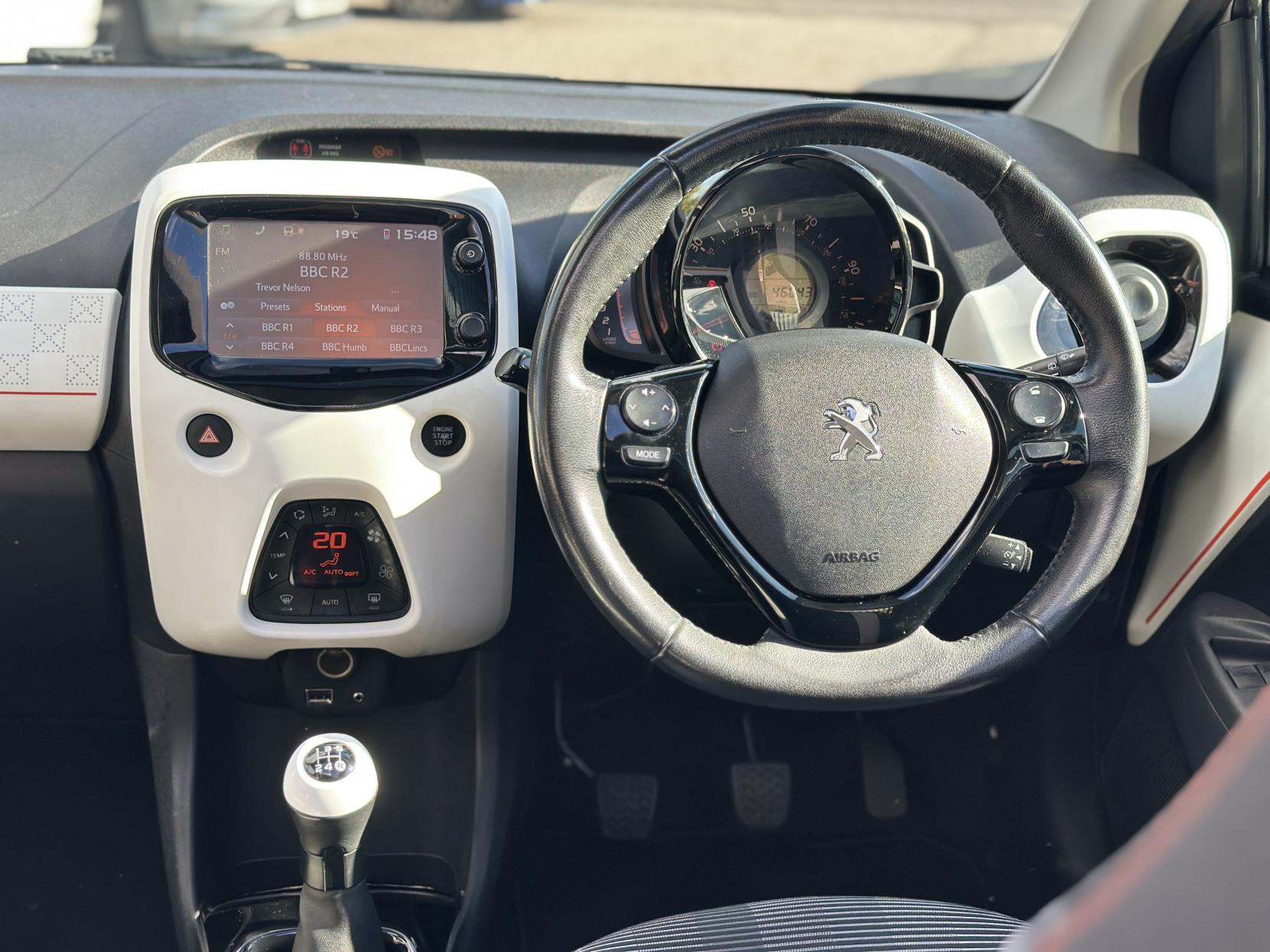 Peugeot 108 1.2 PureTech Roland Garros Top! 5dr Petrol Manual Euro 6 (82 ps)