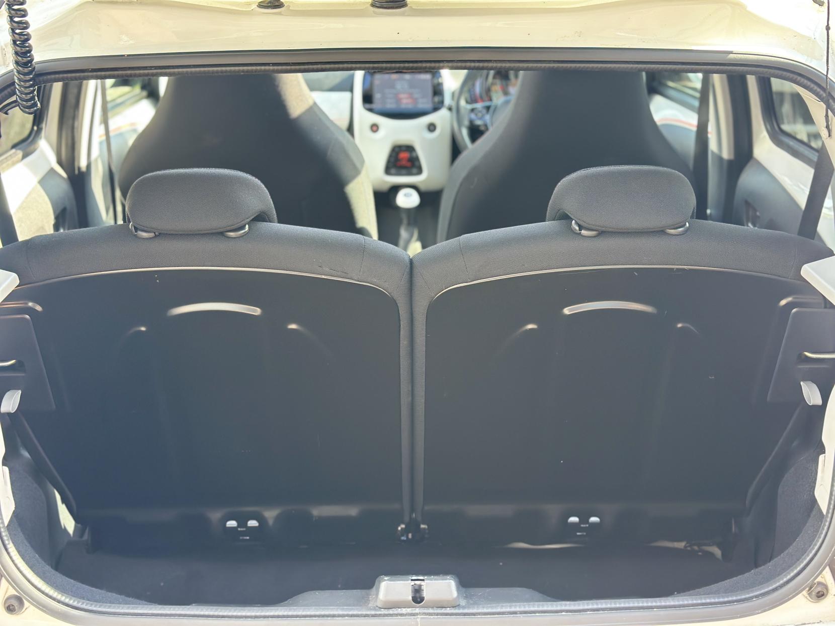 Peugeot 108 1.2 PureTech Roland Garros Top! 5dr Petrol Manual Euro 6 (82 ps)