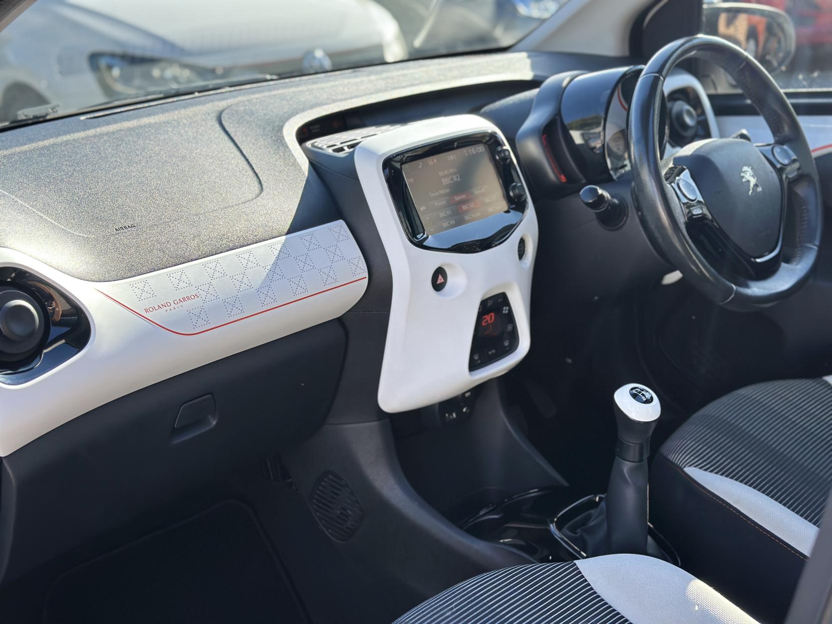 Peugeot 108 1.2 PureTech Roland Garros Top! 5dr Petrol Manual Euro 6 (82 ps)