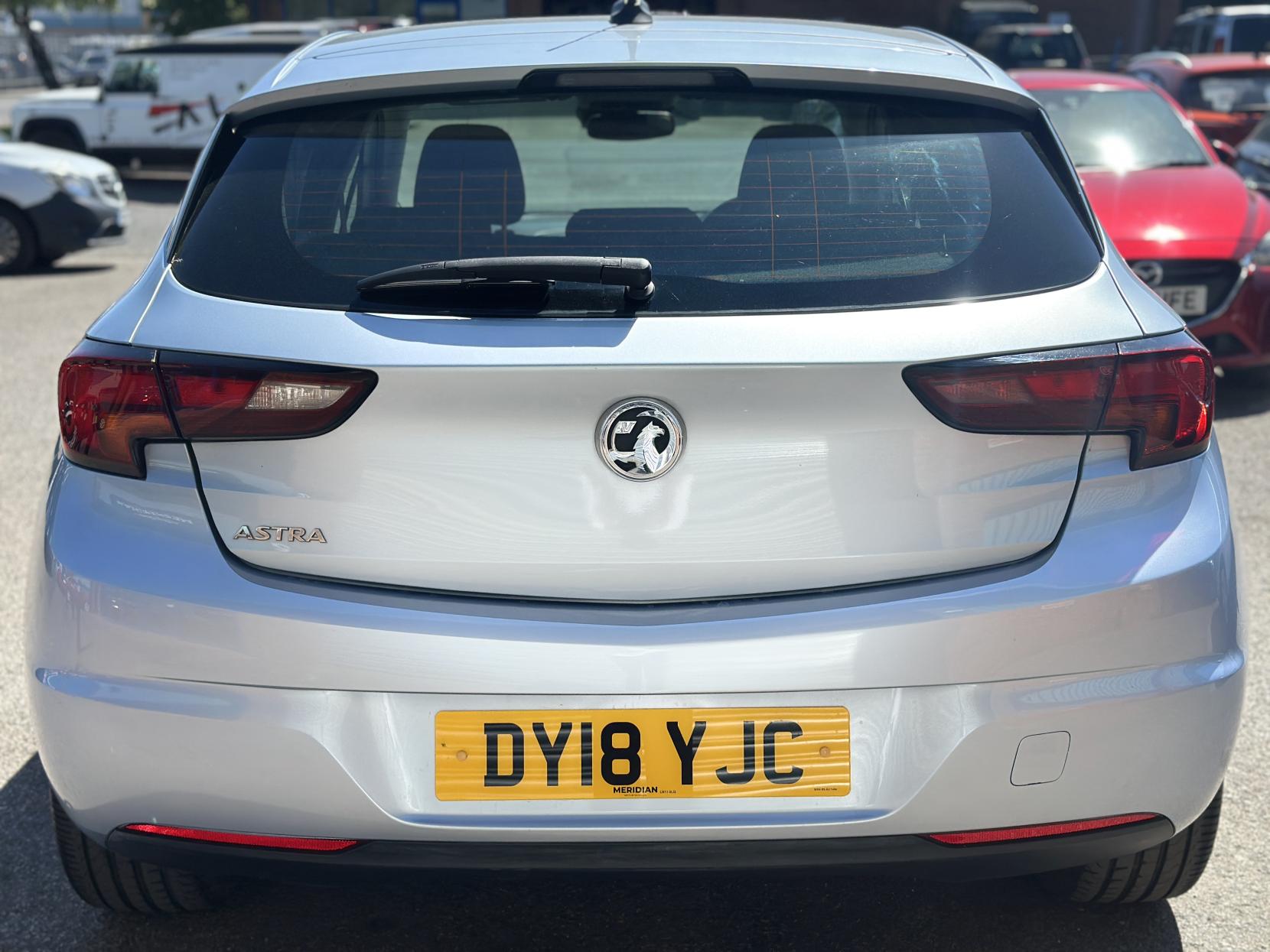Vauxhall Astra 1.4i SRi Hatchback 5dr Petrol Manual Euro 6 (100 ps)