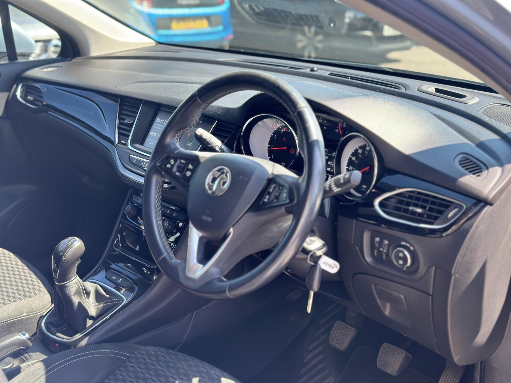 Vauxhall Astra 1.4i SRi Hatchback 5dr Petrol Manual Euro 6 (100 ps)