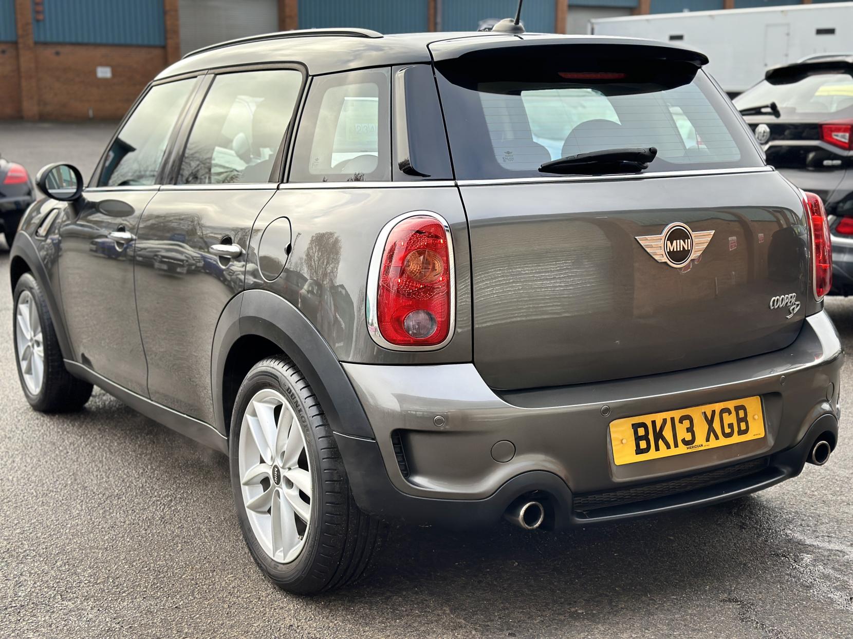 MINI Countryman 2.0 Cooper SD SUV 5dr Diesel Auto Euro 5 (143 ps)