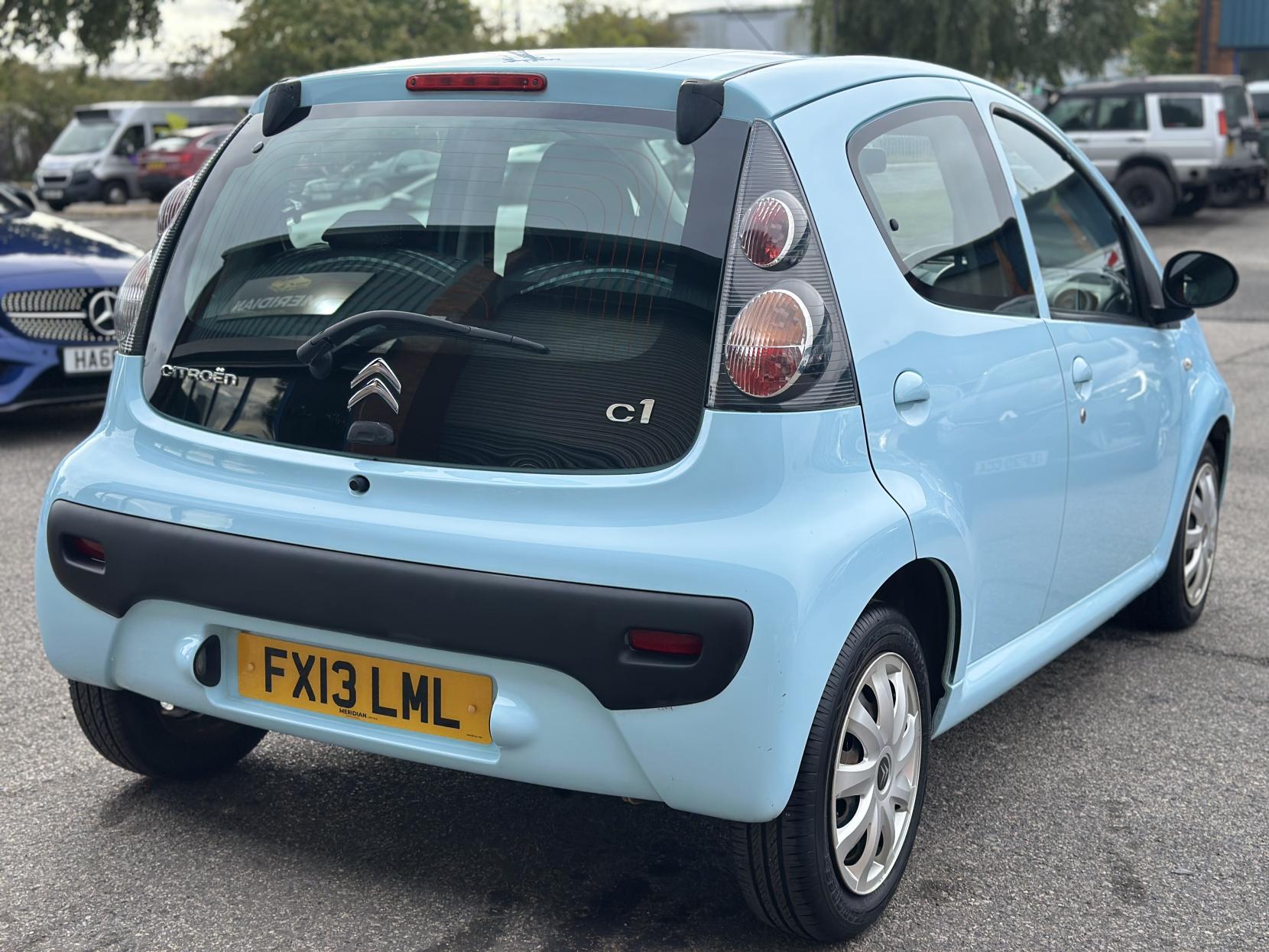 Citroen C1 1.0i VTR Hatchback 5dr Petrol Manual Euro 5 (68 ps)