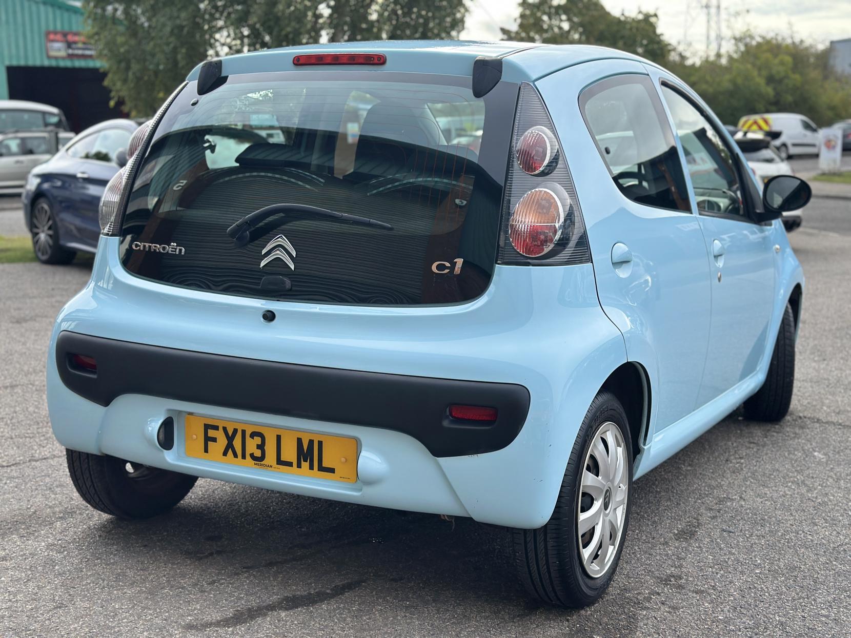 Citroen C1 1.0i VTR Hatchback 5dr Petrol Manual Euro 5 (68 ps)